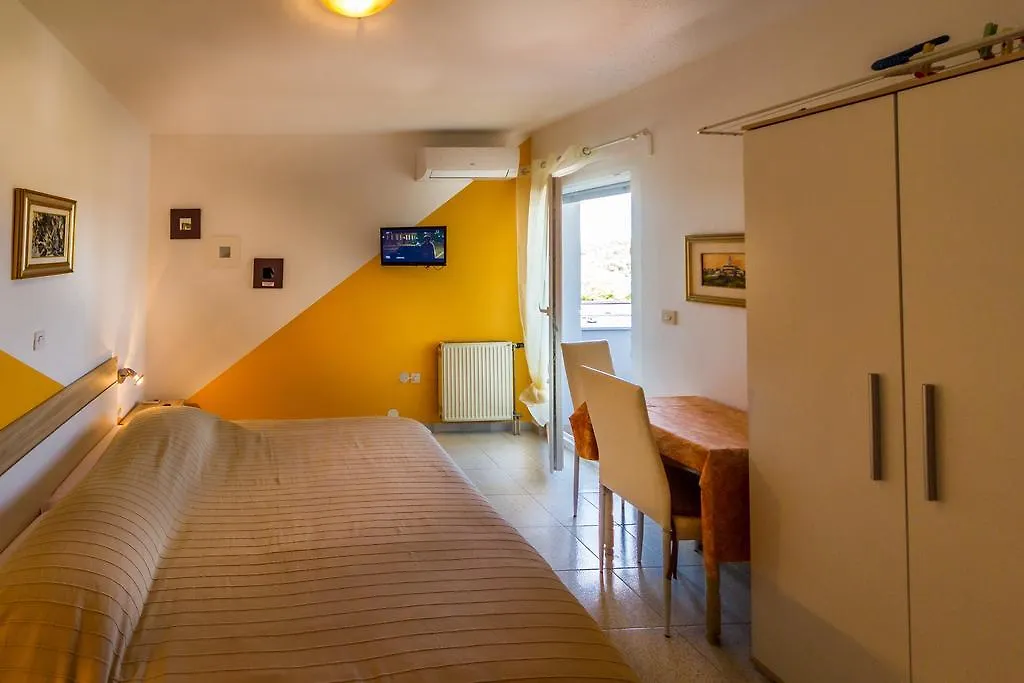 Apartments Borghese Пула 0*,  Хорватия